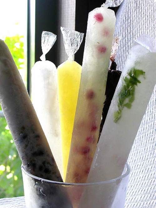 14. Frozen alcoholic treats for perfect party. Ice candy bags will make it happen