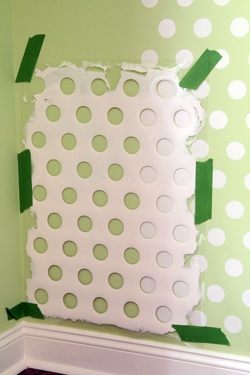 17. Use your old laundry basket for decorating your wall