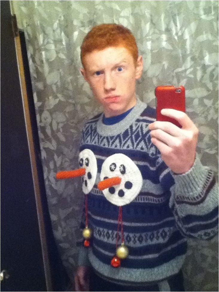 worst-christmas-jumpers-emgn4