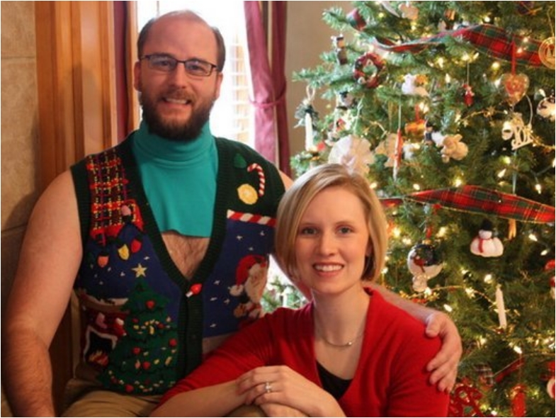 hilarious-awful-win-ugly-christmas-sweaters-funny-photos7