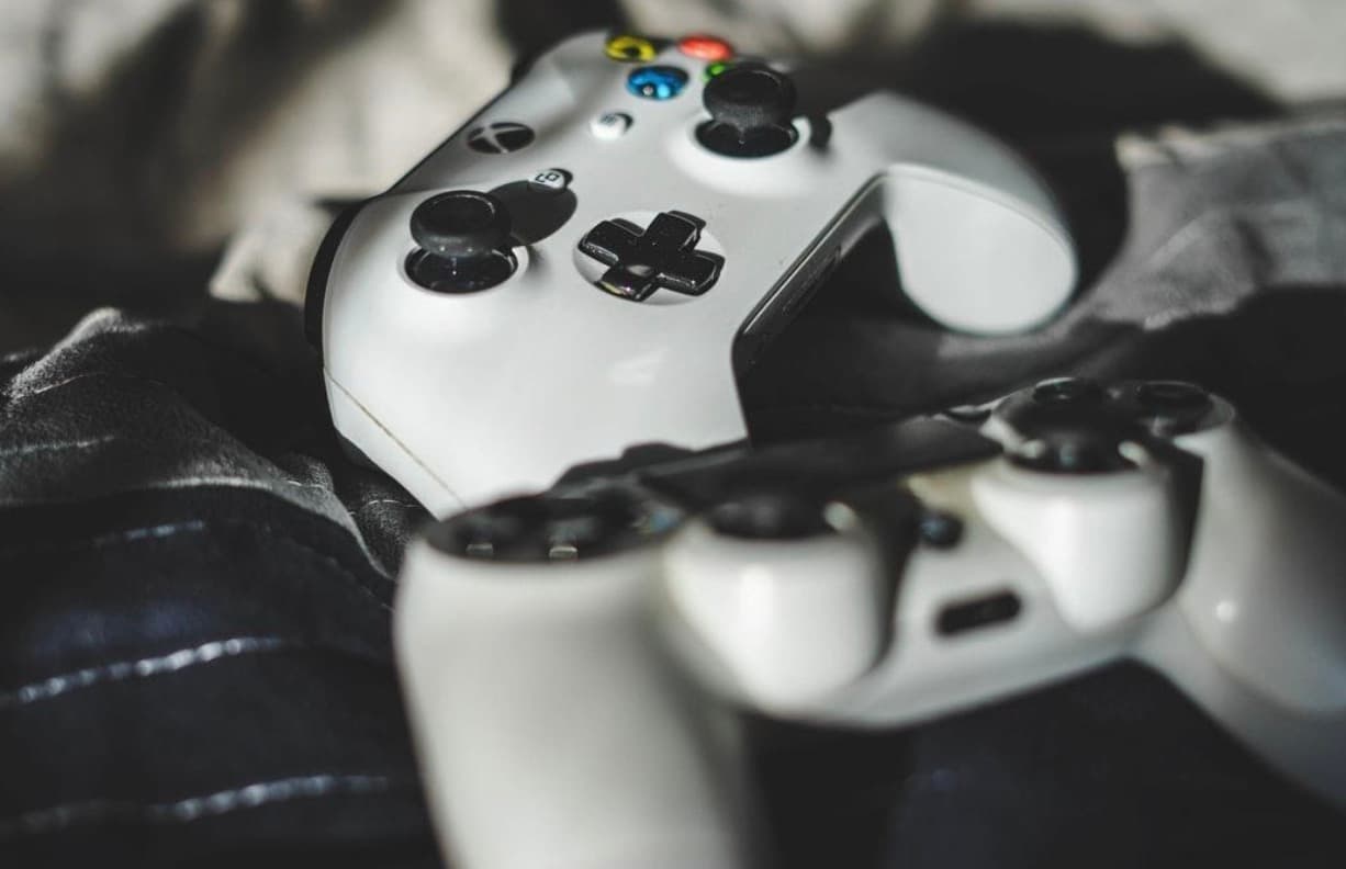 Top Xbox Games: Suggestions by Gift Card Sock