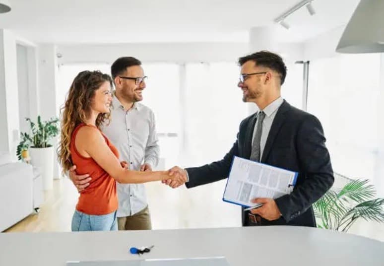 Why Consulting A Real Estate Agent For An Apartment Hunt Is A Better Idea?