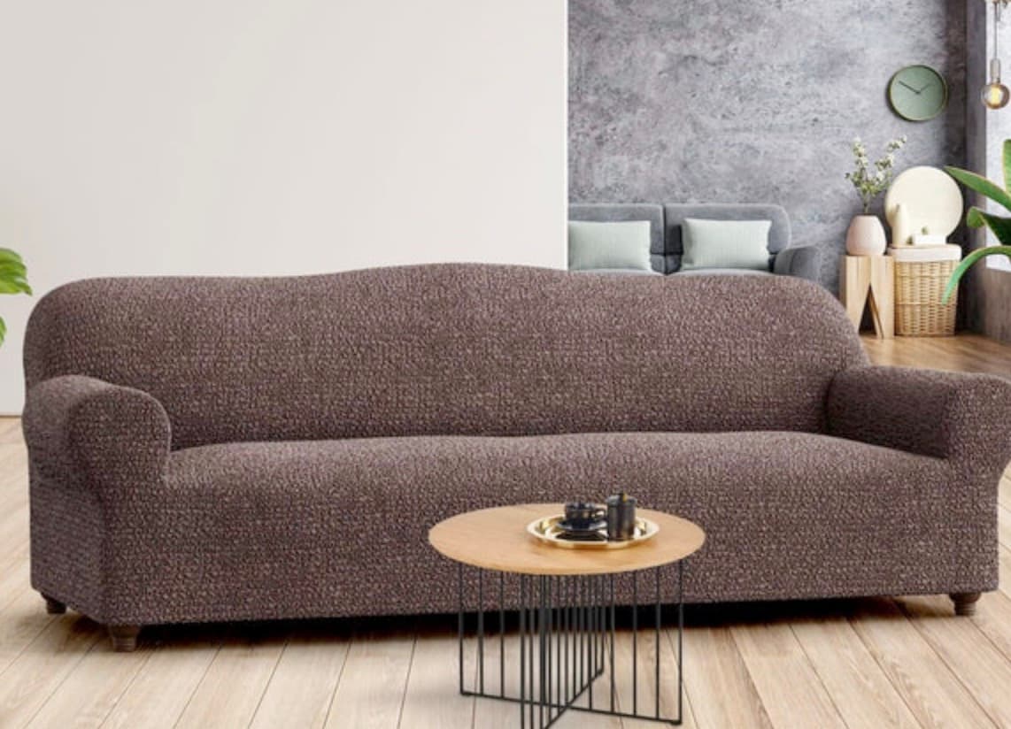 Industrial Elegance: Balancing Raw and Refined Elements in Decor