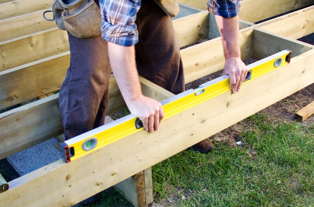 How to Find a Reliable Deck Builder Near Me