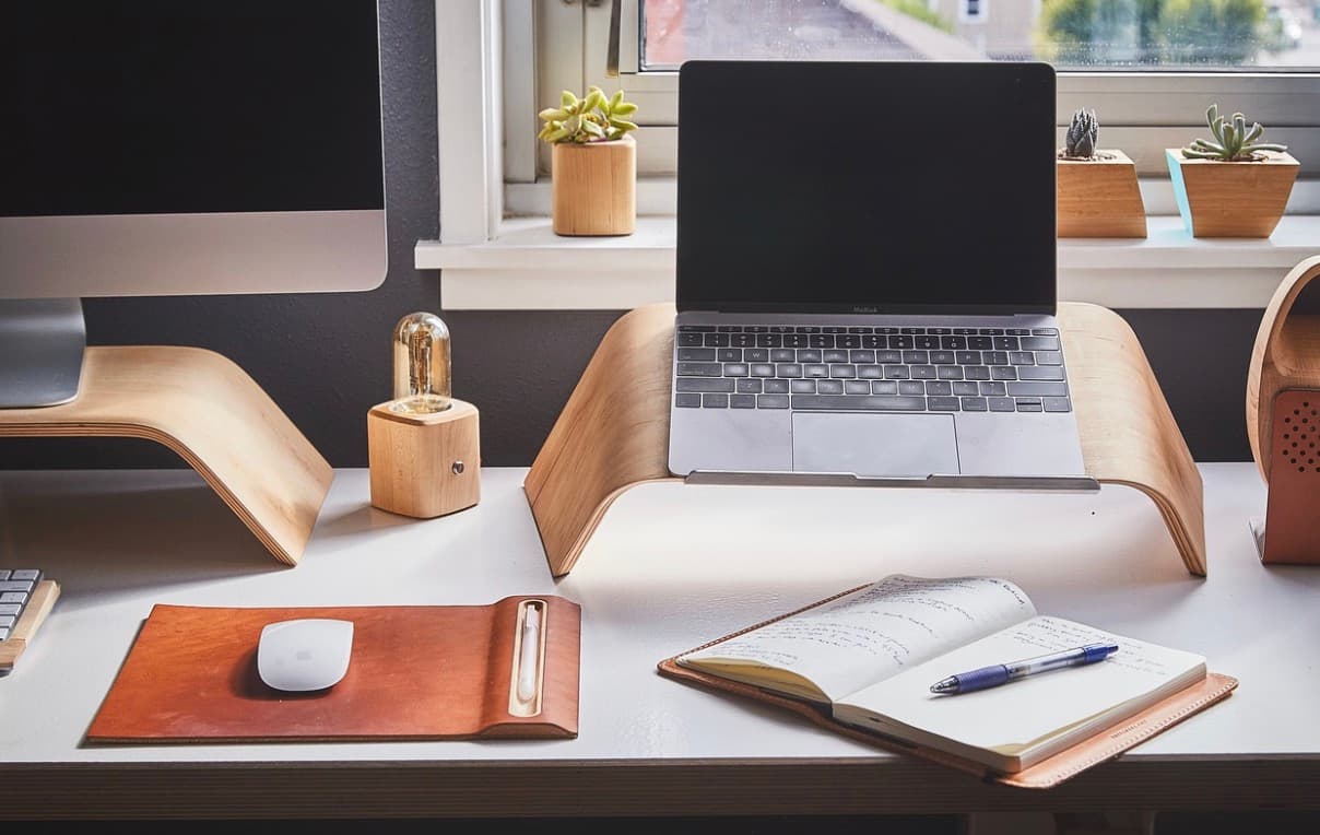 6 Essential Tech Tools and Software for Your Specific Business Niche