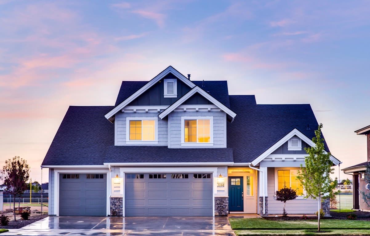 Diving Deep into the Impact of Technology on Modern Home Sales