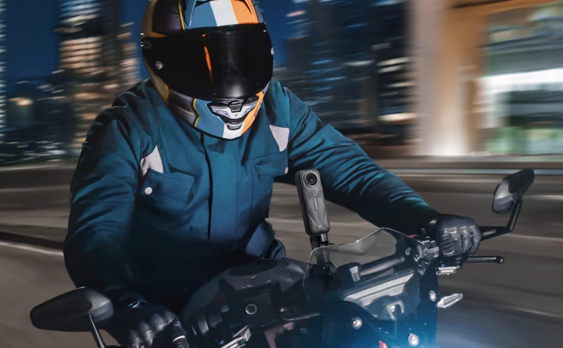 Night Riders: Urban Nightscapes Through Dash Cams