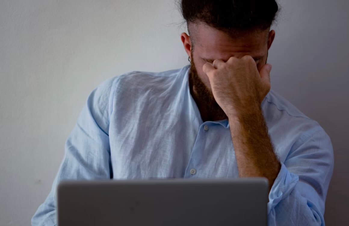 Signs Your Daily Routine May Be Harming Your Eyes