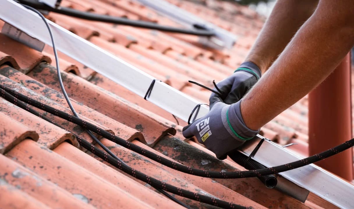 Roof Work Without the Risk: Smart Safety Practices