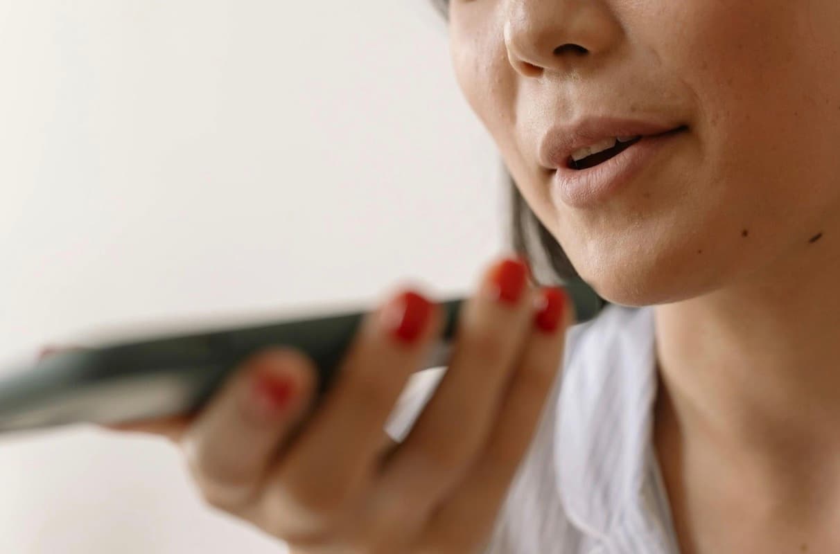 Key Features That Make Voice Assistants Vital for Workflows