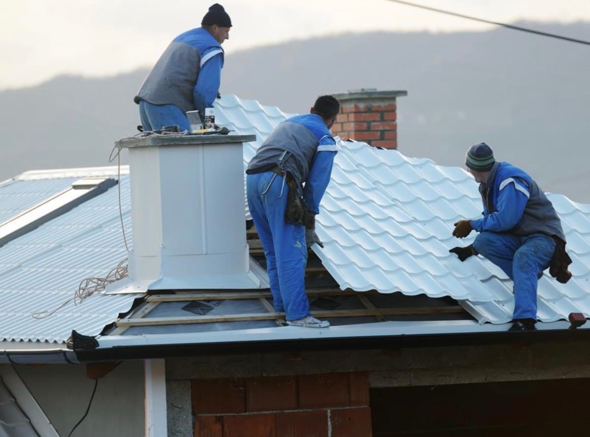 Rising Trends in Roofing: Metal Roofs, Market Growth, and Contractor Demand