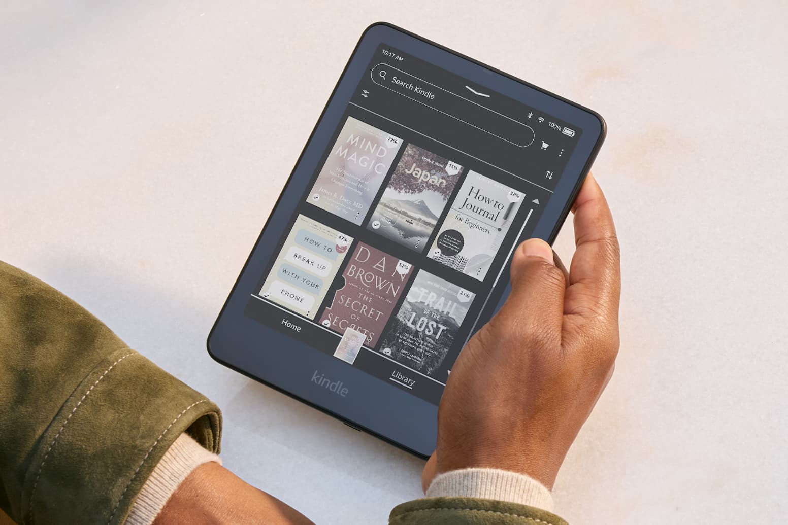 Amazon's Color Kindles Finally Get System-Wide Dark Mode
