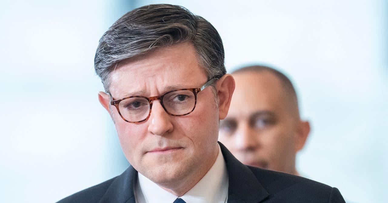 US Spy Law Section 702 Faces Expiration as Congress Splits