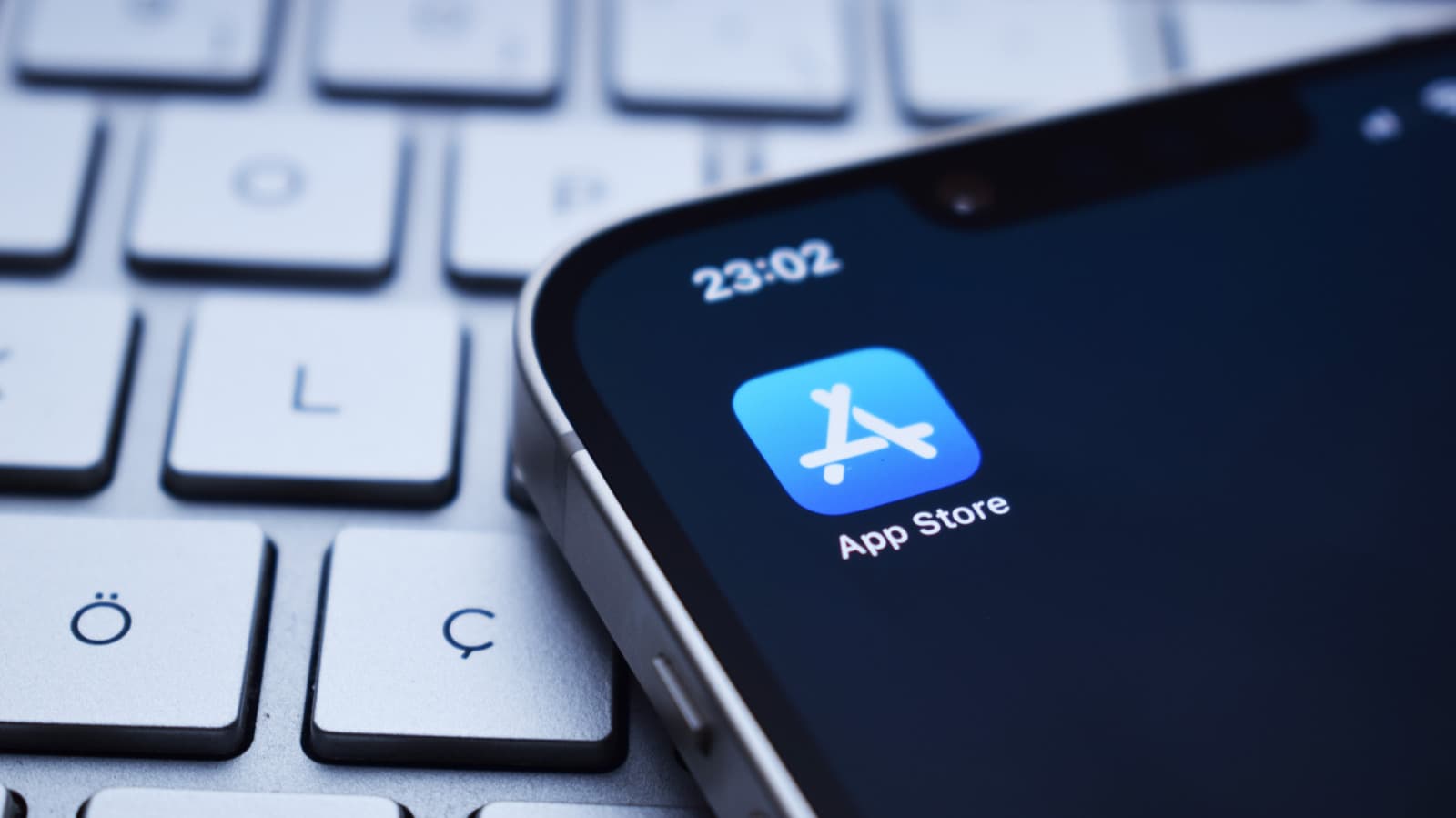 Apple Working on Plan to Allow AI Agent Apps on App Store