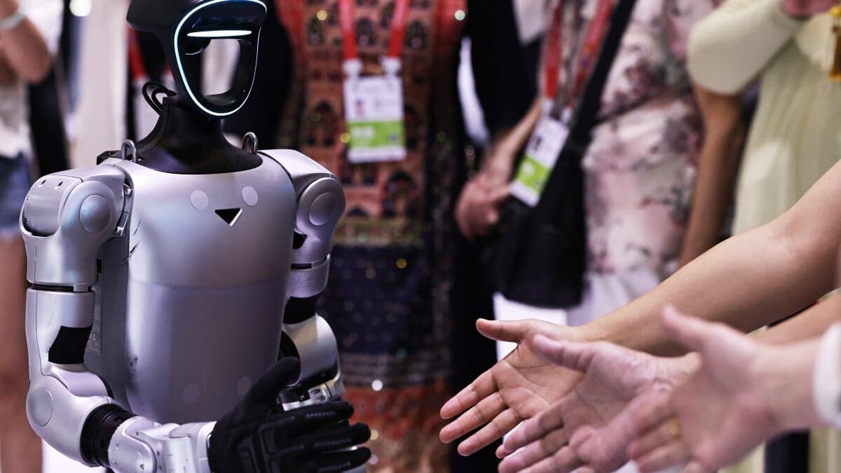 Humanoid Robots Will Handle Baggage at Tokyo's Haneda Airport