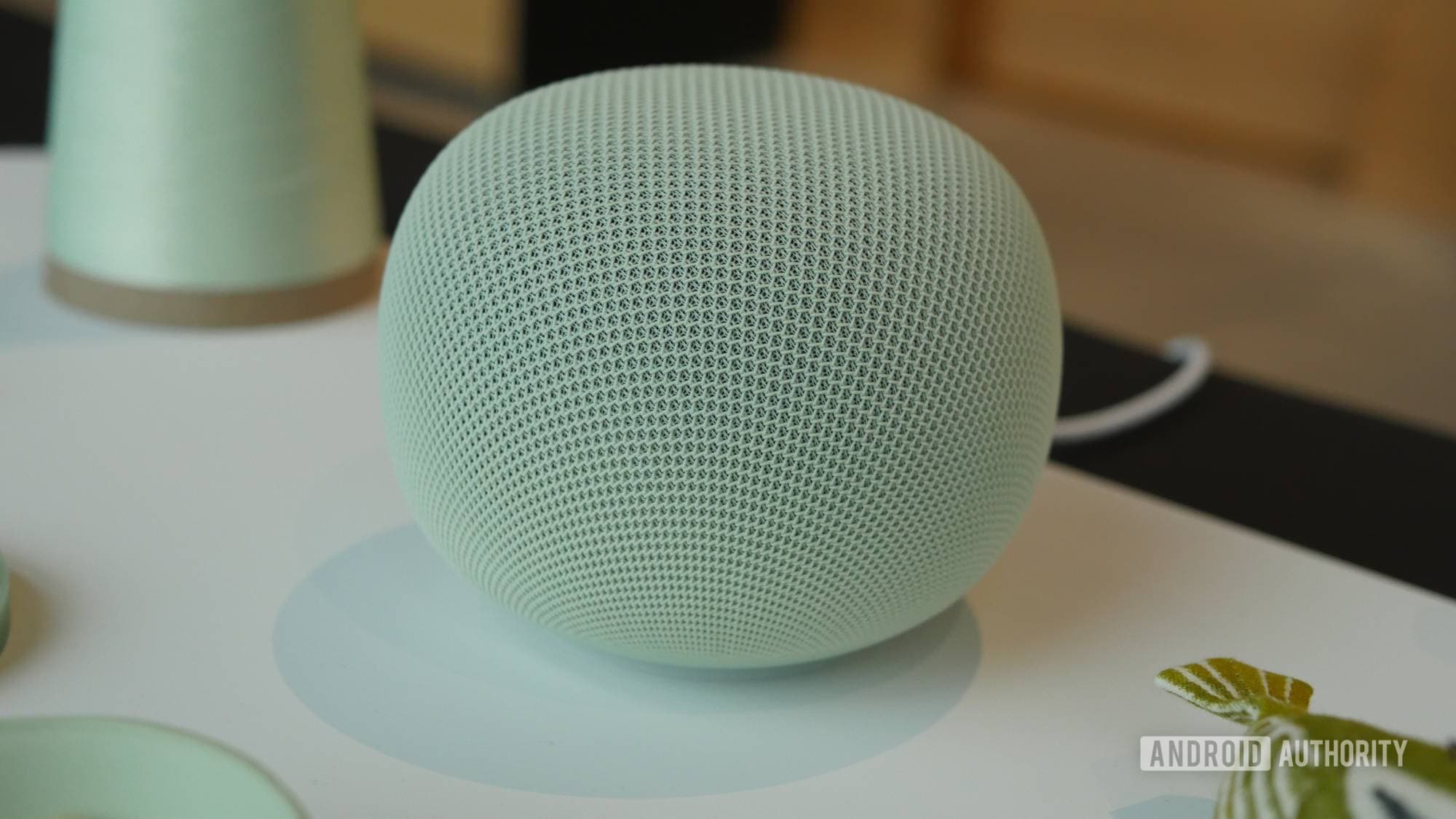 Google Home Speaker Spotted Early: Fixed Power Cable Is a Problem