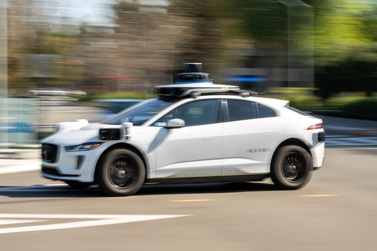 Waymo Recalls 3,800 Robotaxis Over Construction Zone Bug