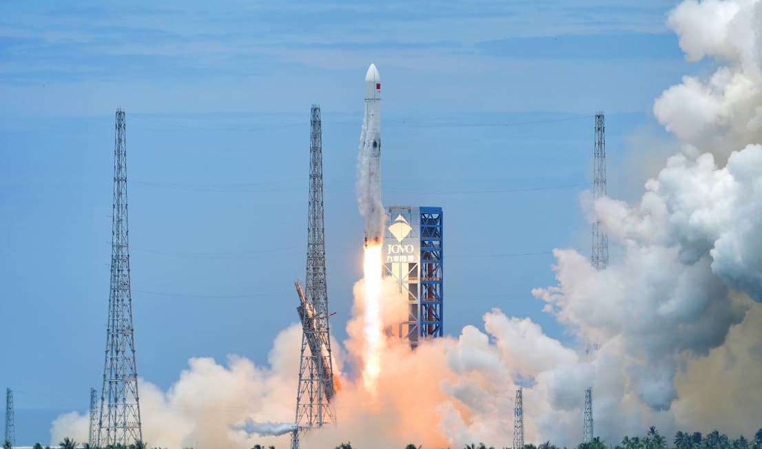 China Catches Its First Rocket Booster in a Net