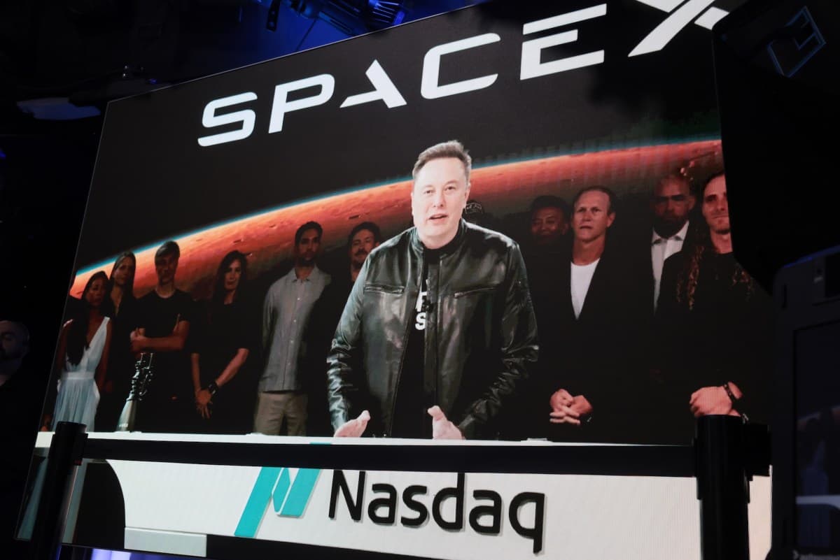 Elon Musk Loses Trillionaire Status as SpaceX Stock Falls
