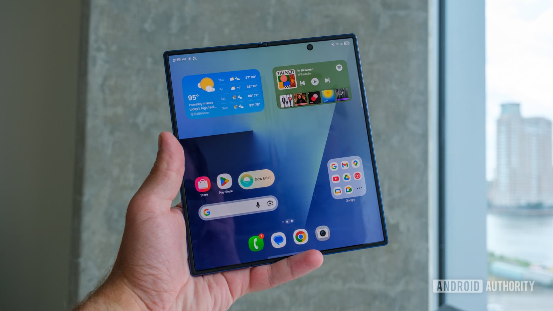 Galaxy Z Fold 8 Ultra's Creaseless Display Leaks in Real Photos