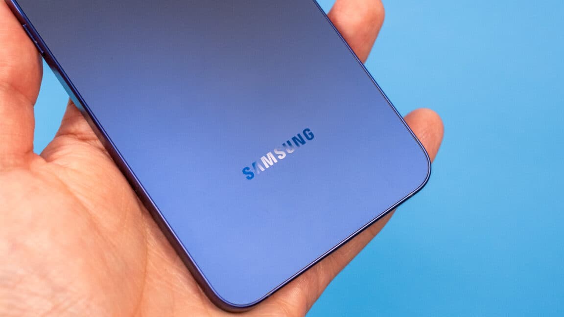 Memory Shortage Drops Smartphone Shipments to 13-Year Low
