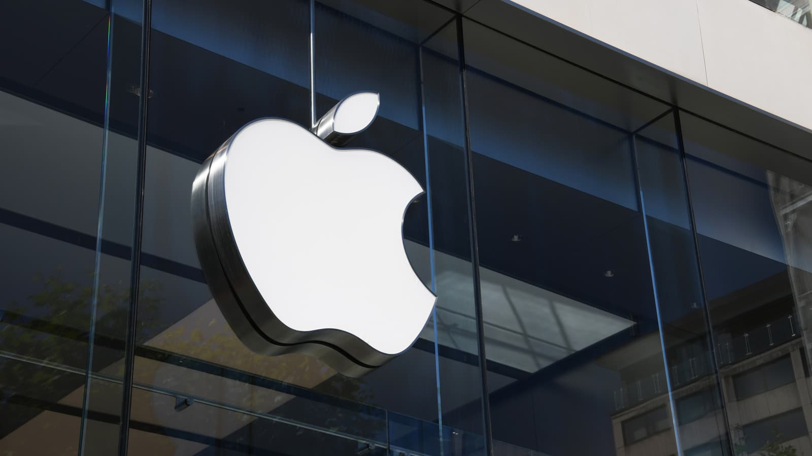Update Now: iOS 26.6 and macOS Tahoe 26.6 Patch Hundreds of Security Flaws