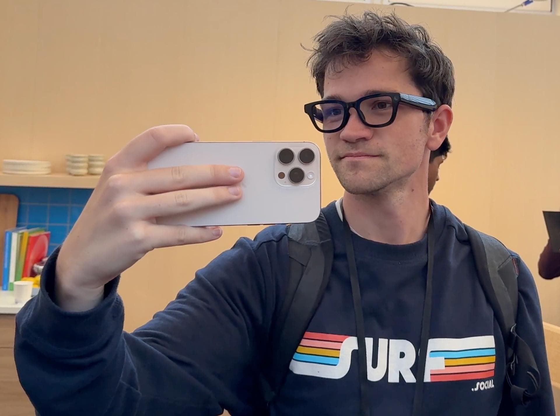 Waveform Host David Pierce Fills In at The Verge for 6 Weeks