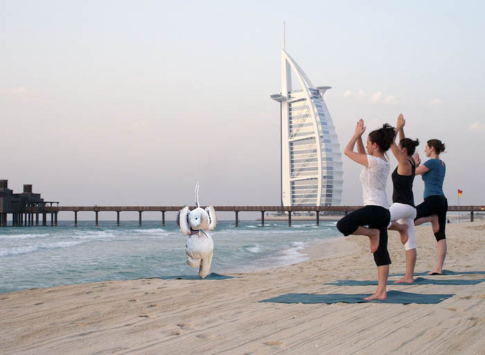 tree-pose-dubai-577bcc9e96aeb__700