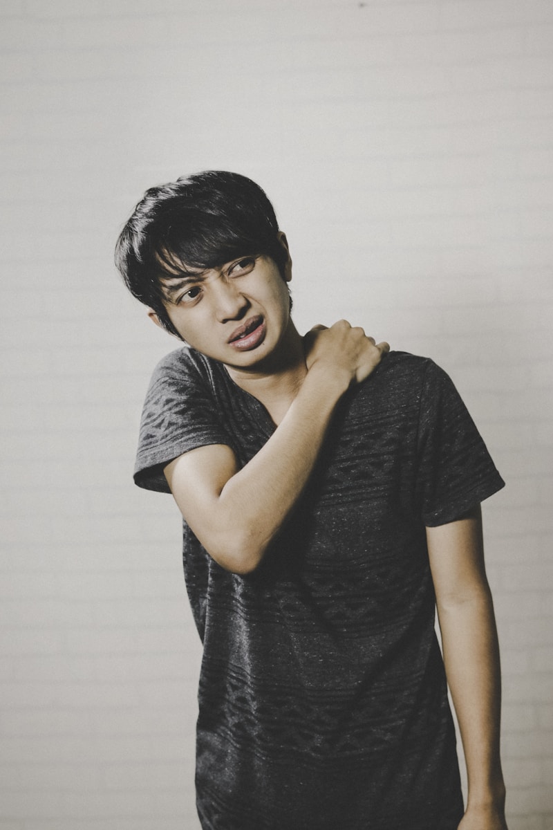 What Factors to Consider when Choosing a Back Pain Chiropractor in Fairfax: Your Guide to Making an Informed Decision