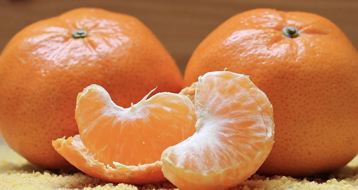 4 Bold Colour Palettes Featuring Tangerine for Your Bedroom