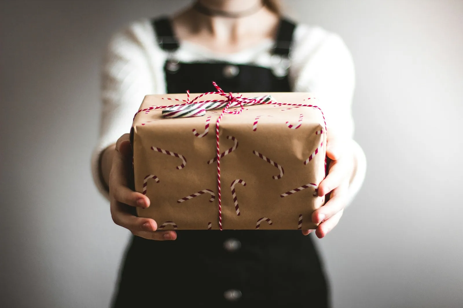 5 Tips to Incorporate Gifts in Sales