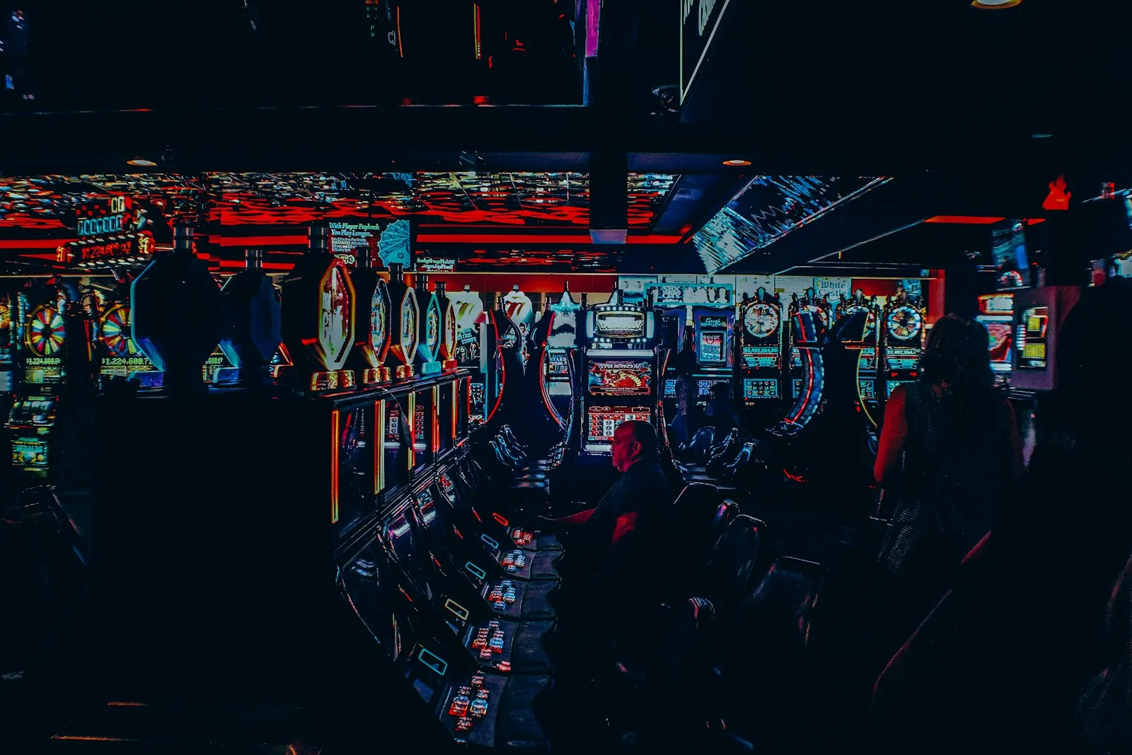 Live Casino Games: Bringing the Vegas Experience Home