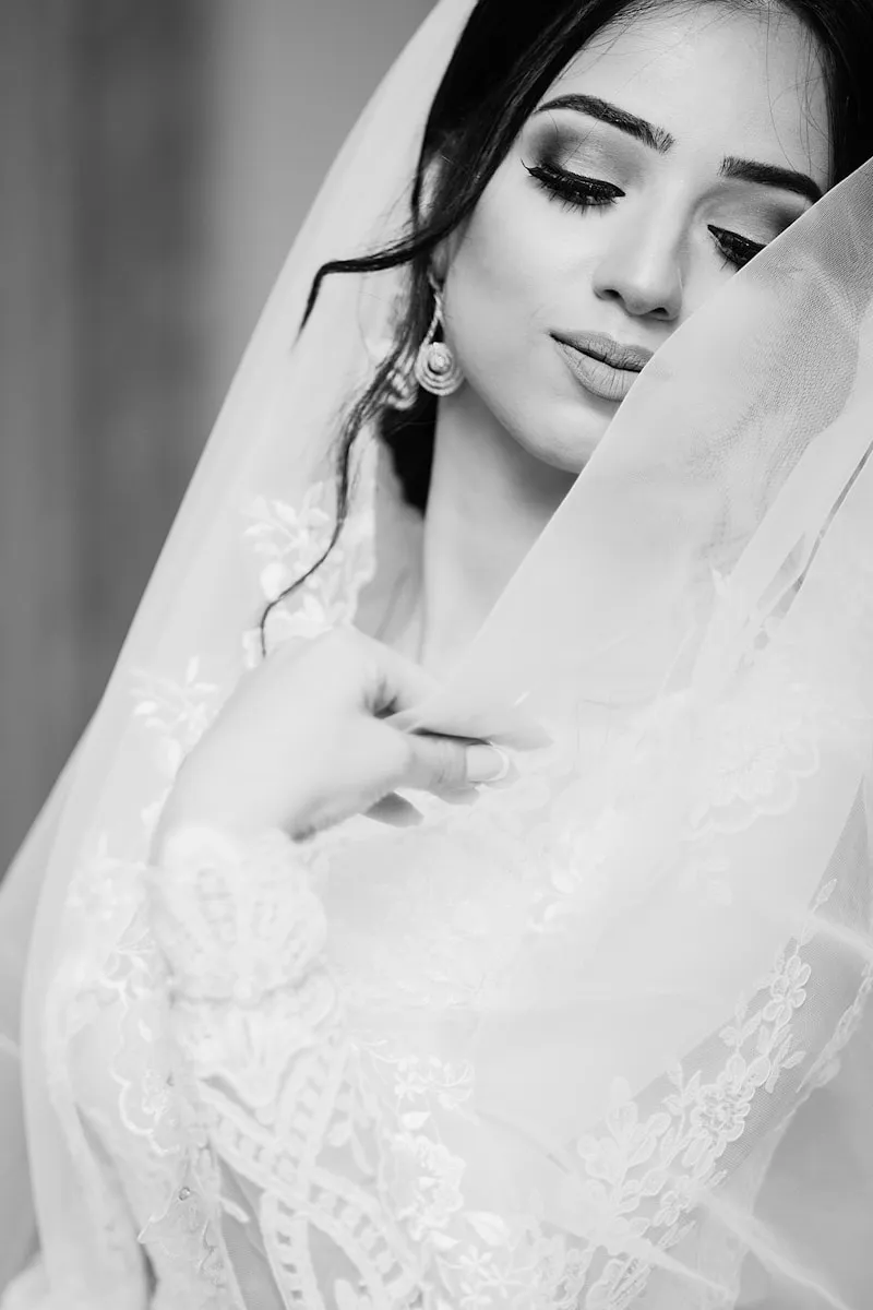 How to Choose Bridal Earrings for a Stunning Wedding Ensemble