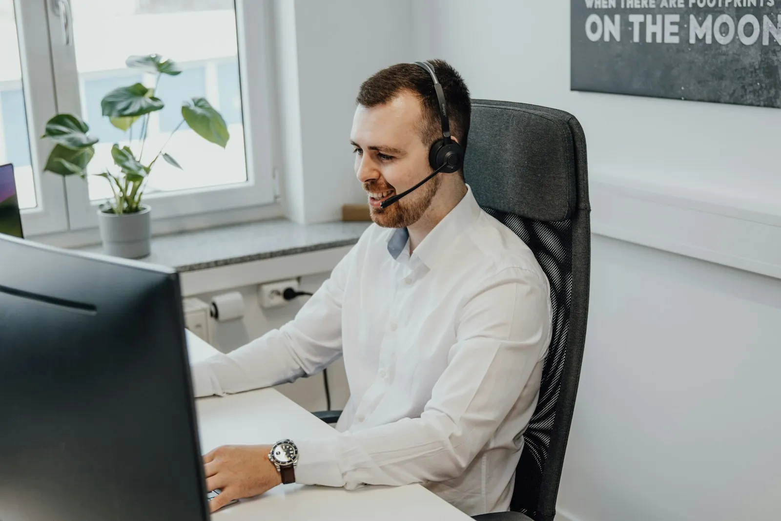 Streamlining Customer Support with Innovative Omnichannel Contact Center Services