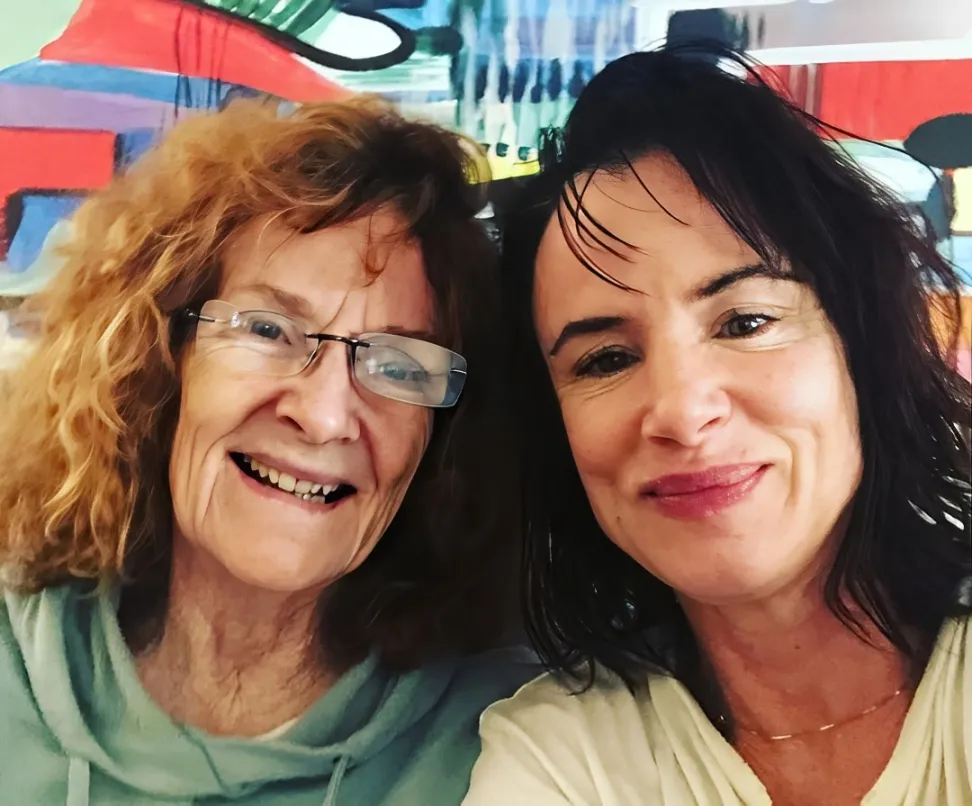 Glenis Duggan Batley: The Inspiring Mother Behind Juliette Lewis’s Success