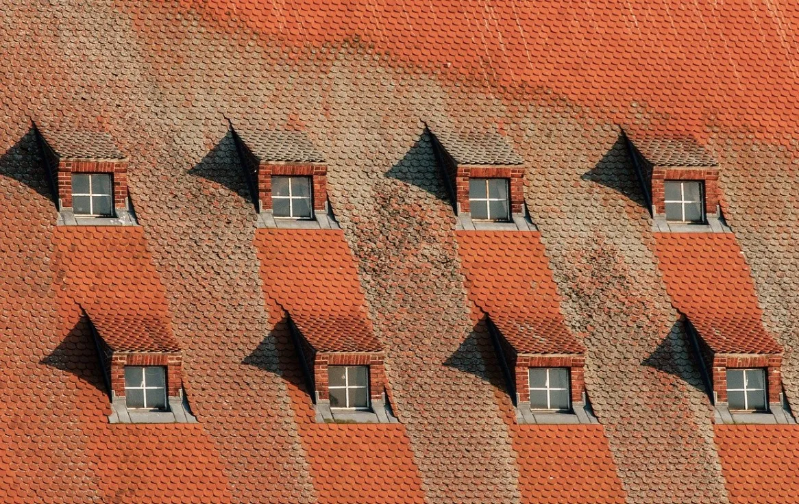 Key Signs That It’s Time to Call a Professional Roofing Contractor