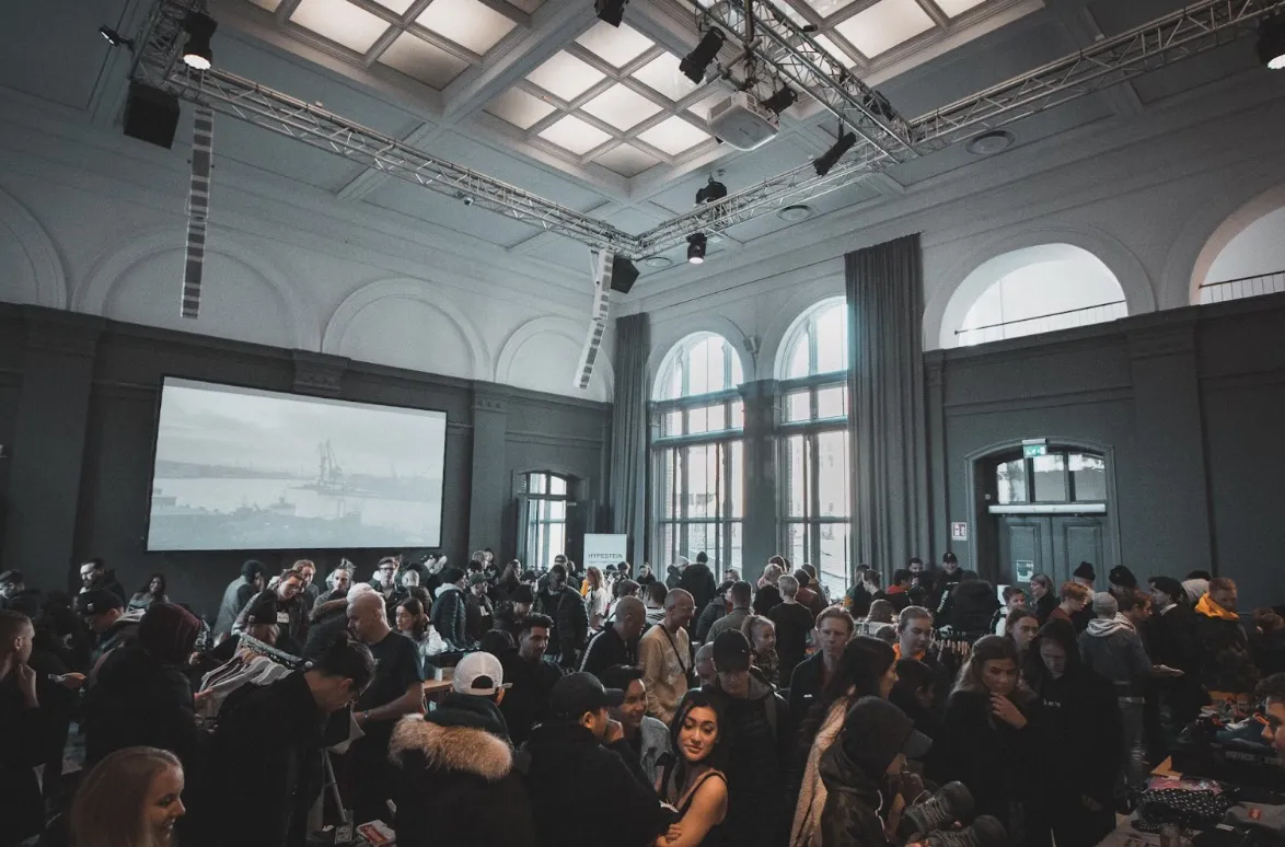 6 Expert Tips for Corporate Event Planning That Radiates Positivity and Enjoyment