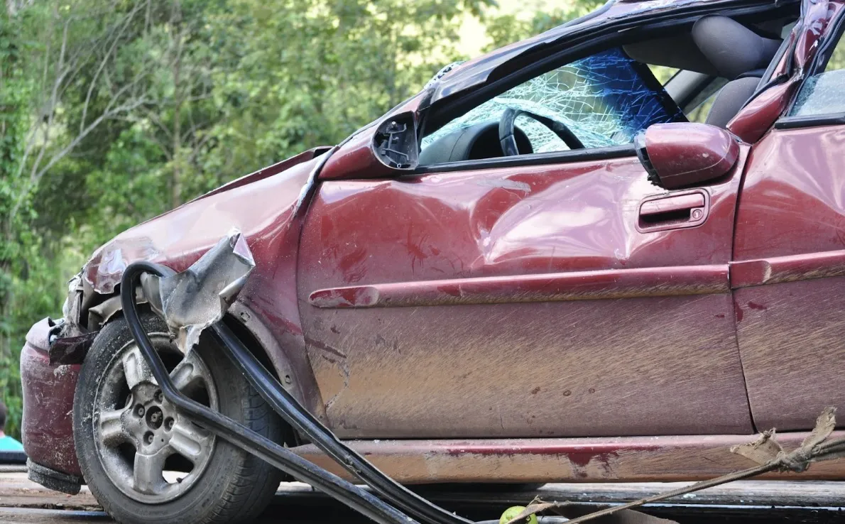 The Process of Moving a Damaged Car After a Crash