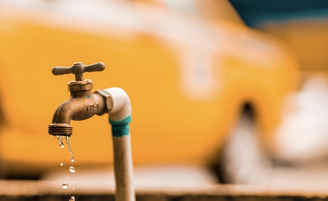 Top 6 Signs Your Pipes Need Professional Attention