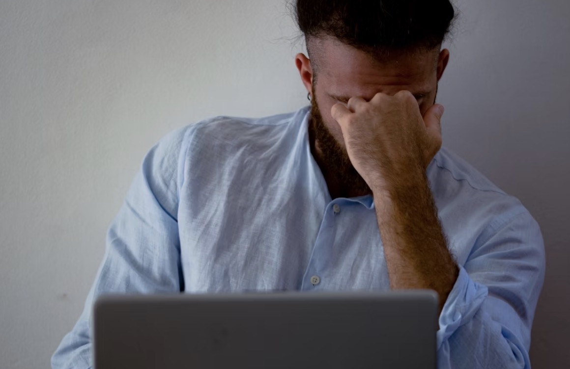 Signs Your Daily Routine May Be Harming Your Eyes