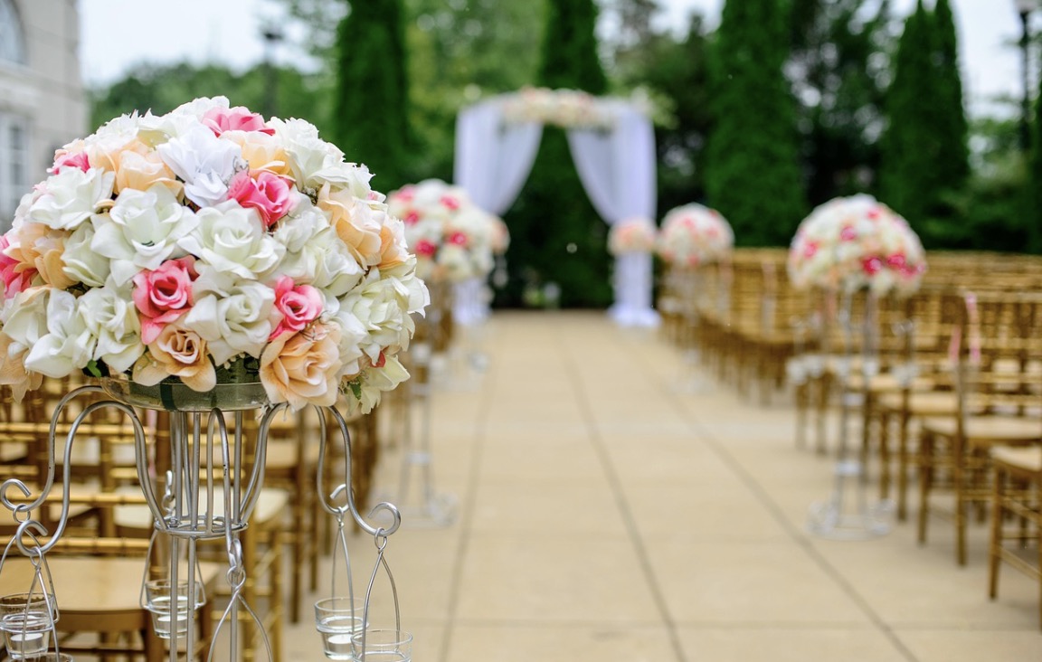 7 Creative Ideas for Using Custom Signs in Weddings and Celebrations