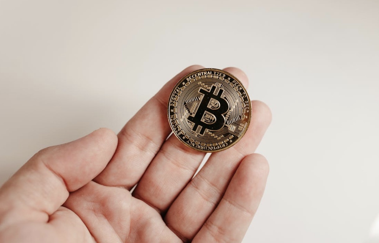 Reasons Cryptocurrency Should Be Part of Your Investment Portfolio