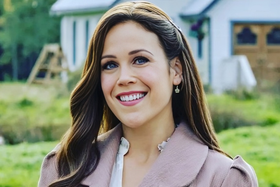 Erin Krakow: The Life And Rising Fame of Hallmark’s Beloved Star