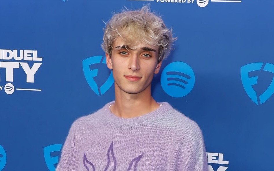 Josh Richards: TikTok Star, Entrepreneur, and Podcast Host