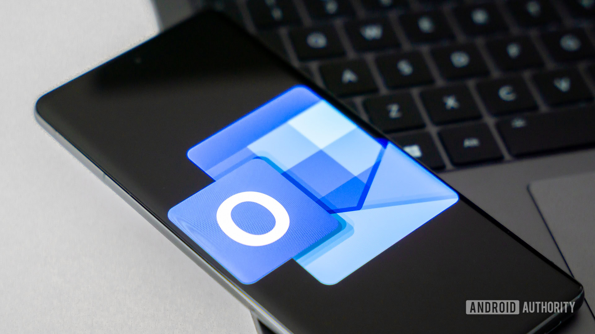 Microsoft Outlook Down: Sign-On Issues Hit Users Monday — Explosion